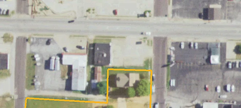 221 Maple Ave
