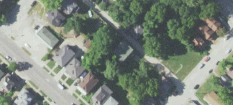 816 Commercial Way