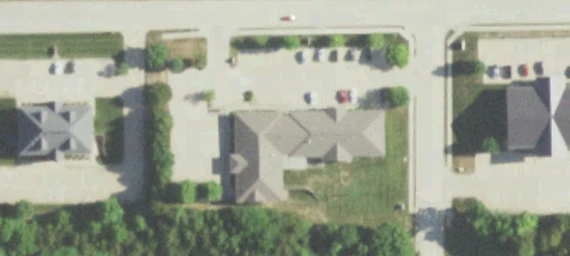 3325 Emerald Ln