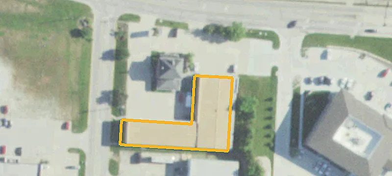 2421 Edgewood Dr