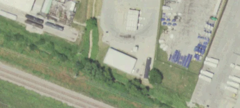 100 Pkwy Dr