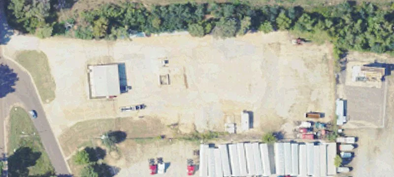 960 Old Hwy 51st N