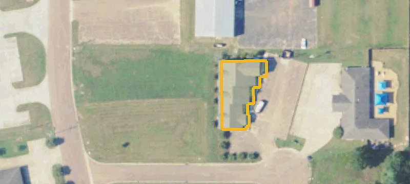 103 Halls Cv