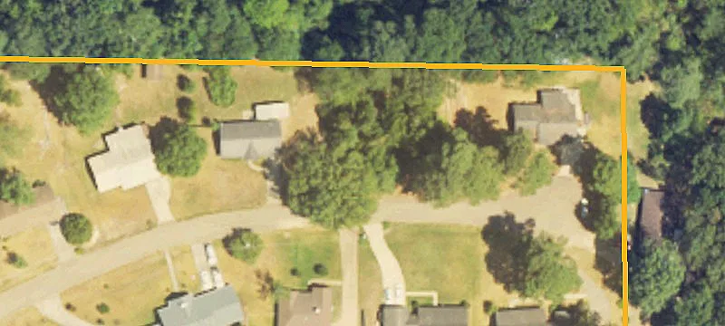183 Lakeside Ln