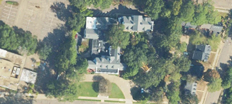734 Fairview St
