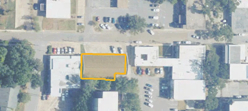 906 Desoto St