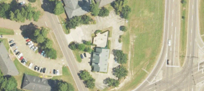 1001 Airport N Rd