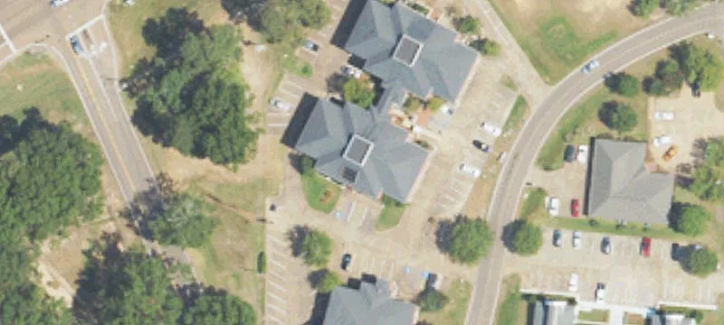 3900 Lakeland Dr