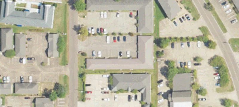 640 Lakeland E Dr
