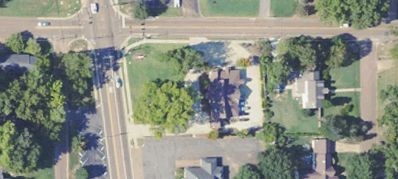 2220 Hwy 51st S