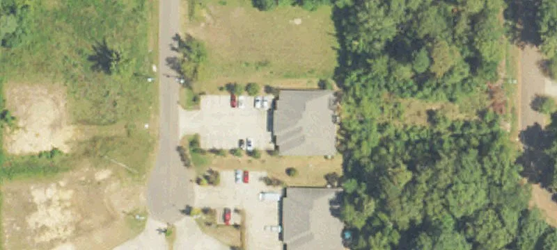 586 Lakeland E Dr