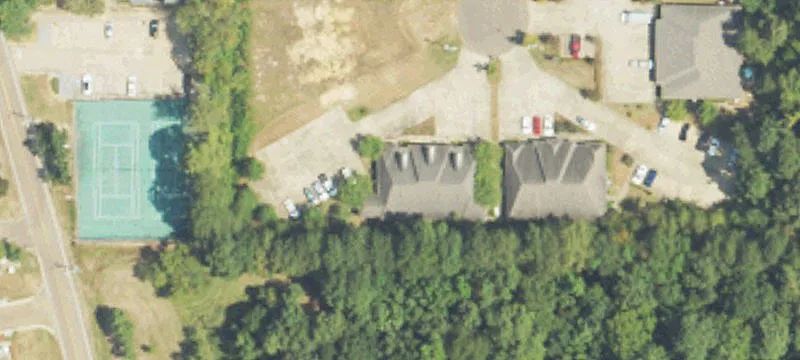 579 Lakeland E Dr