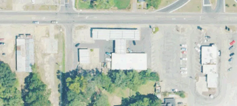 710 Chantilly St
