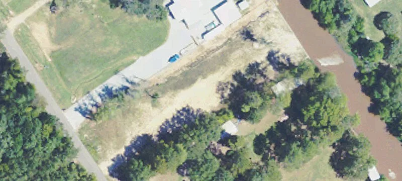 324 Lakeside Dr