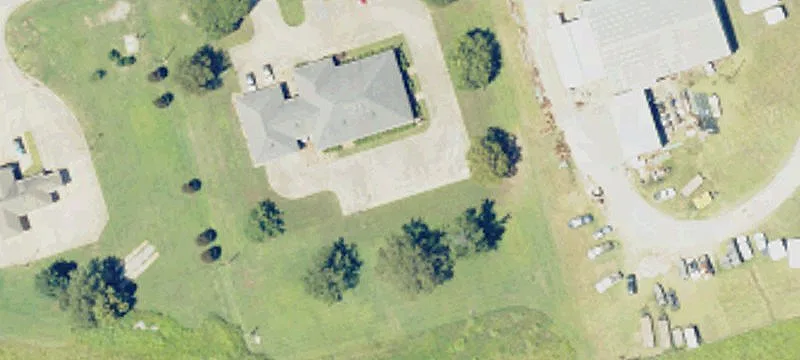 325 Hwy 82nd E