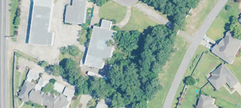 11 Shoreline Blvd