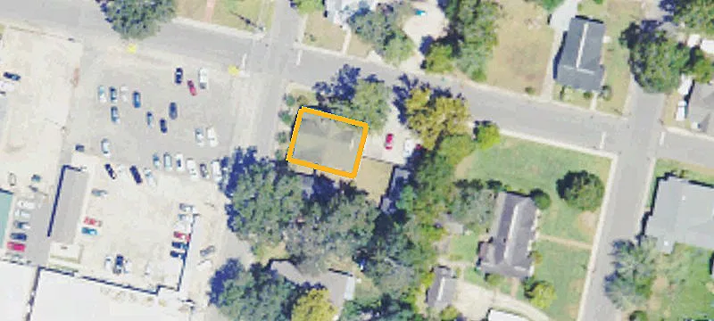 122 Curran Ave