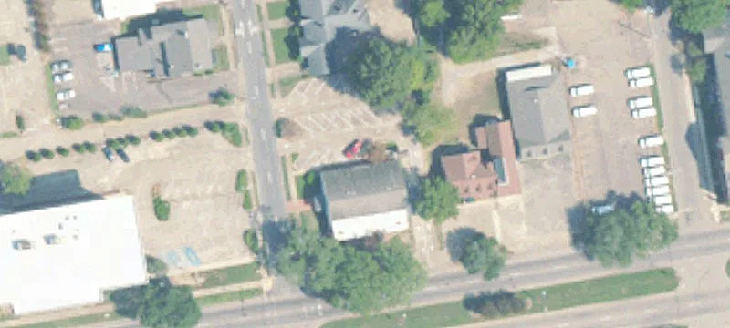 905 Main St