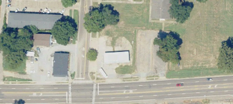 304 Hwy 82nd E