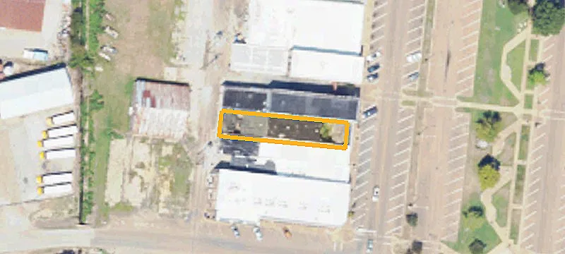 1335 Main St