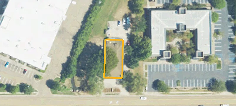 2154 Main St