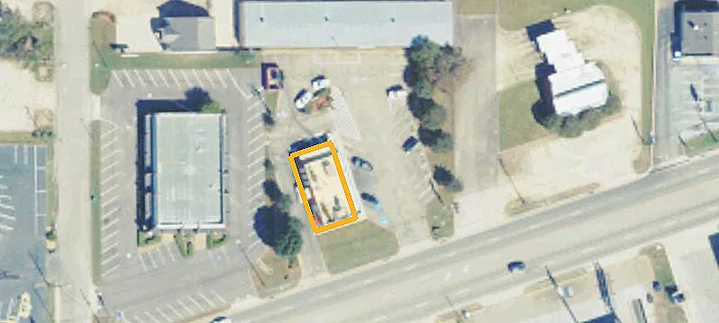 2602 Main St