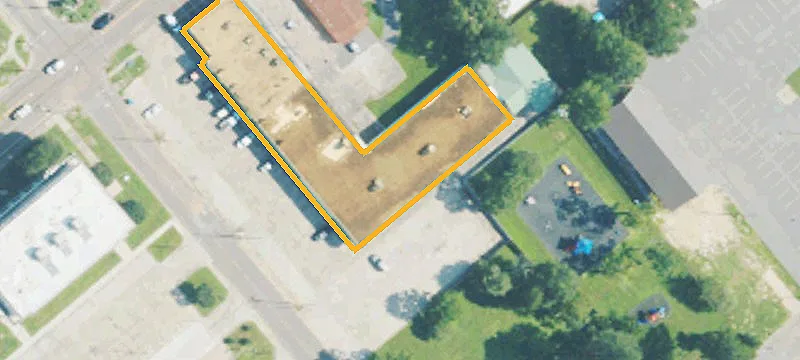 706 Spg St