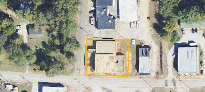 640 Main St