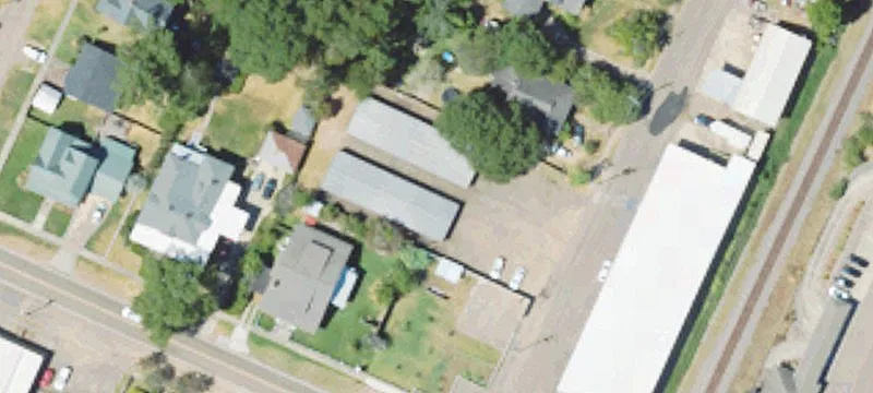105 Railroad N Ave