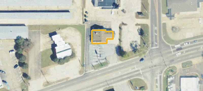 2590 Main St