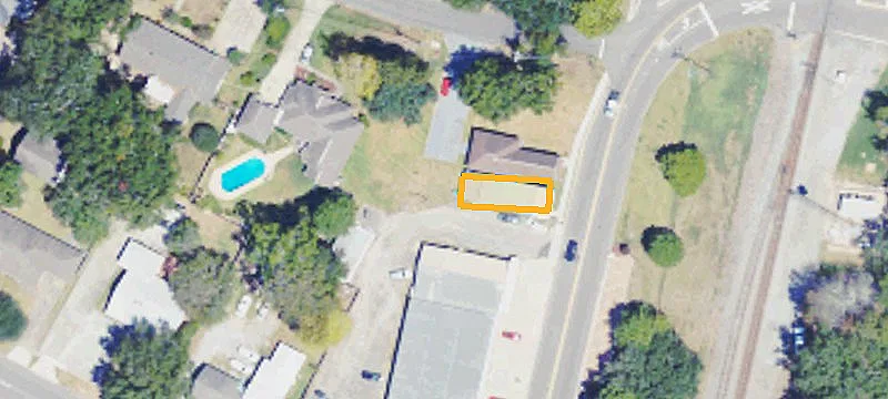 323 Main St