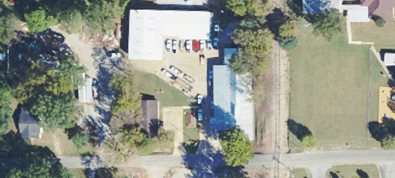 204th W 1st St