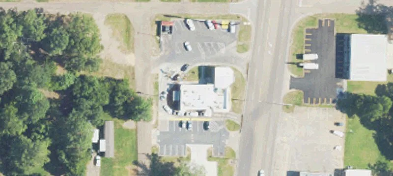 327 Hwy 35th N