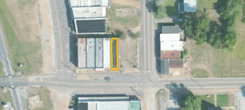 13835 Main St
