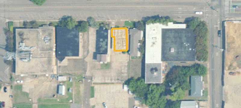 320 University Dr