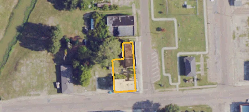 1009 Delta Ave