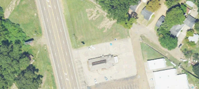 1350 Jerry Clower Blvd