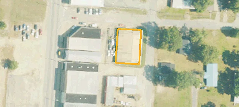 108 Cedar E Ave