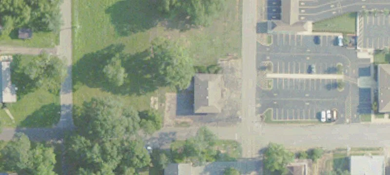 132 Vardaman S St