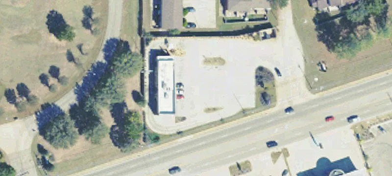 2732 Main St