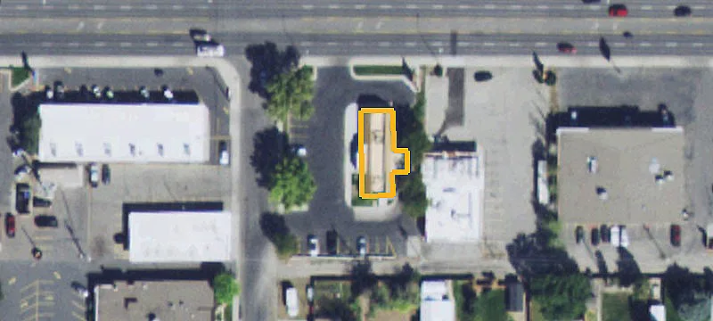 990 Grand Ave
