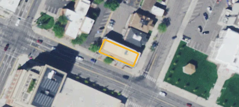 300 Broadway St