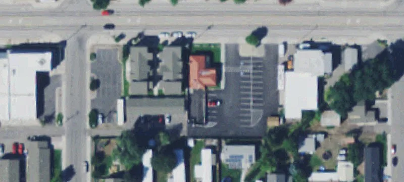 2221 Ss W Ave