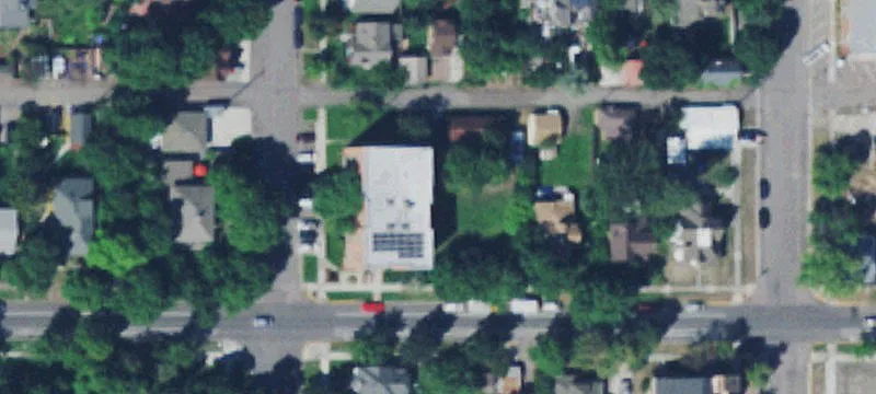 336 6th W St