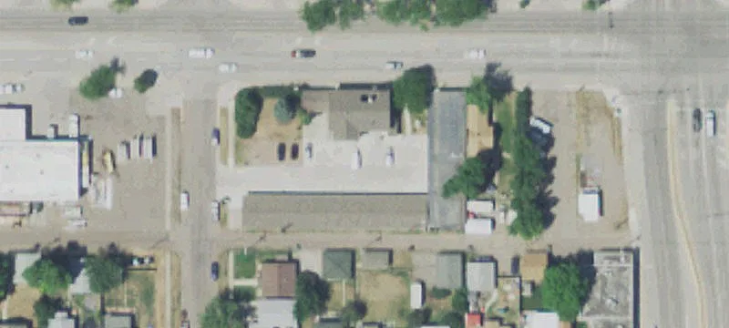 626 Central W Ave