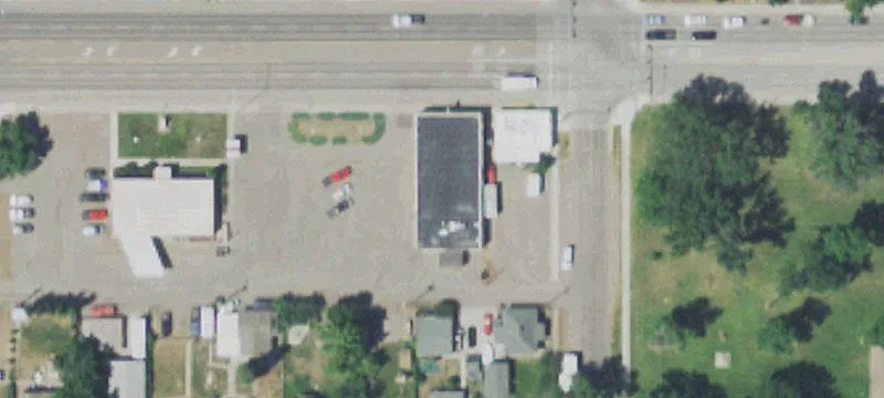 906 Central W Ave