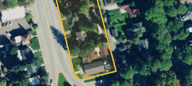 725 Main St