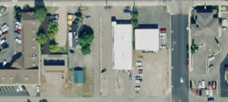 622 9th W St