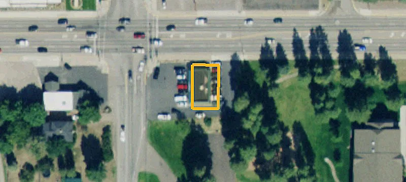 330 9th W St