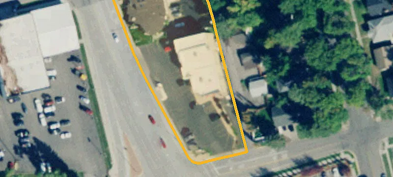 1215 Main St